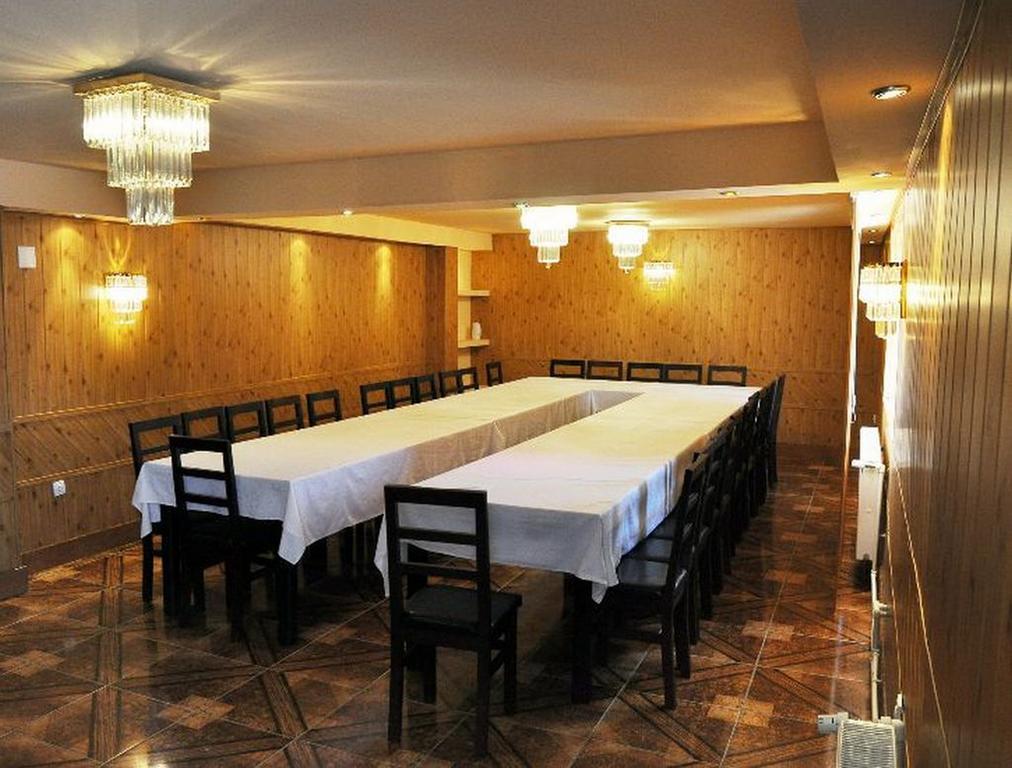 Pensiunea Sarmis Sarmizegetusa Εξωτερικό φωτογραφία